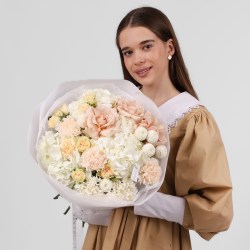 svetlyj buket s francuzskoj rozoj 5